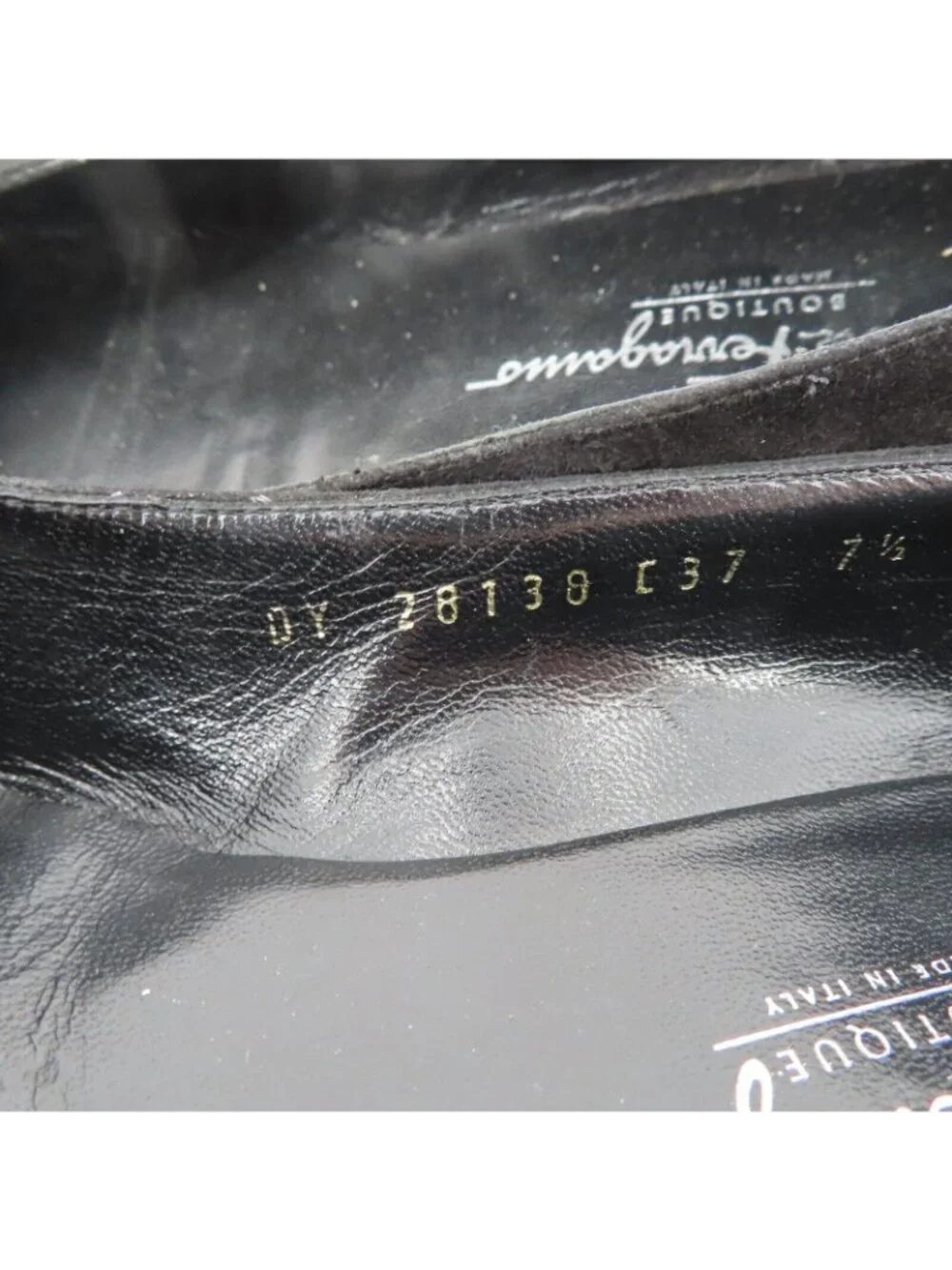 Salvatore Ferragamo 7.5 B Black Suede Tortoise Shell Design Heel Round Toe Italy